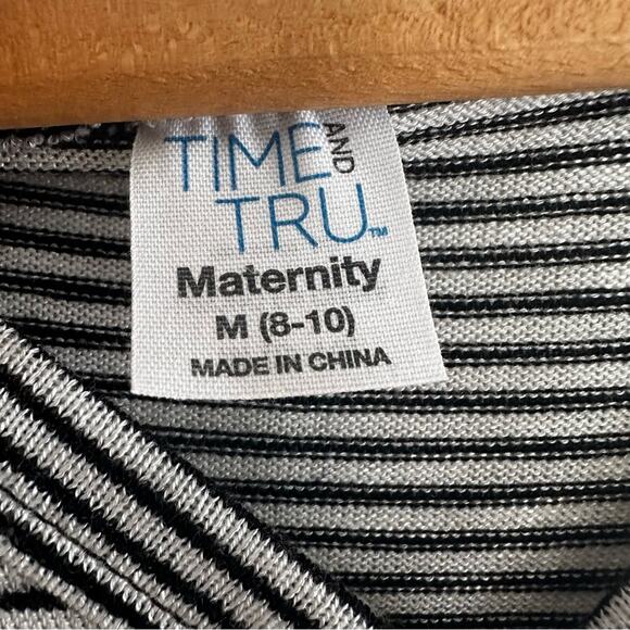 Time and Tru Maternity Black and White Stripe Long sleeve Flowy Top M - Picture 3 of 10